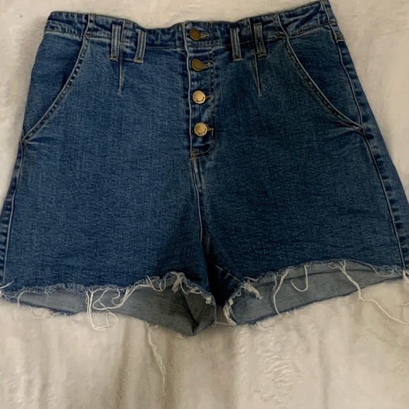 High waisted distressed jean shorts - Picture 3 of 4